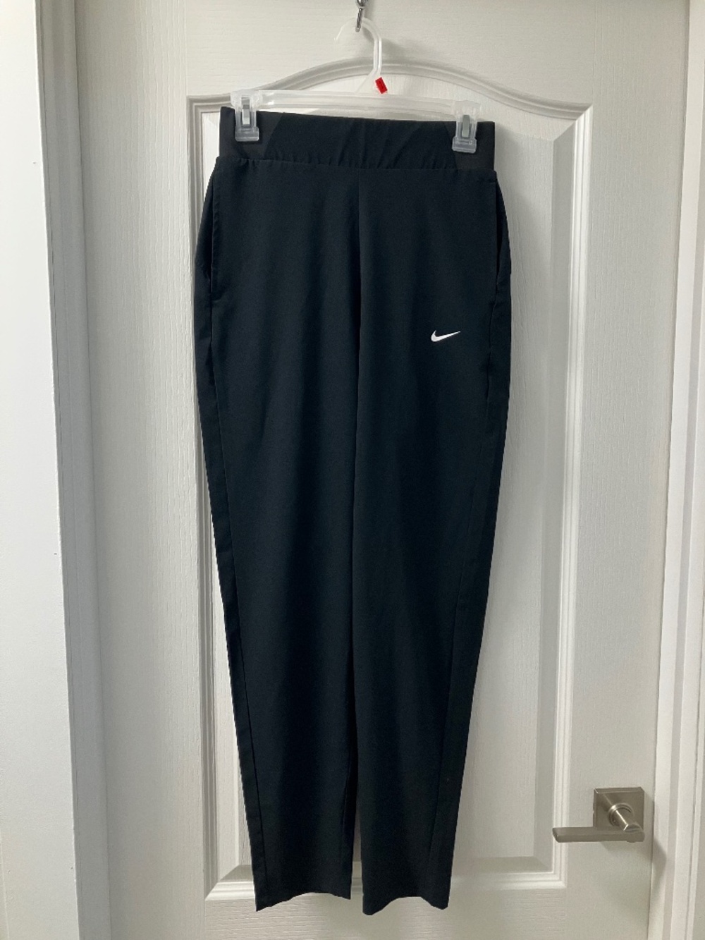 New Nike Dry-Fit pants size small with pockets